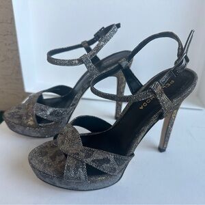 Pelle Moda Women's Glittering Silver Heels